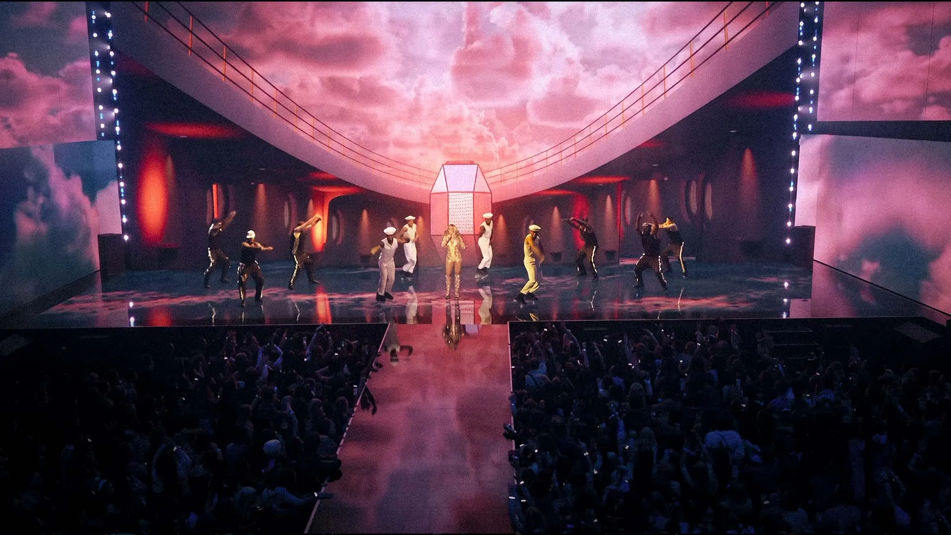 Mariah Carey - VMAs Performance