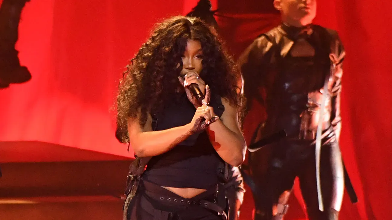 SZA - Grammys Performance